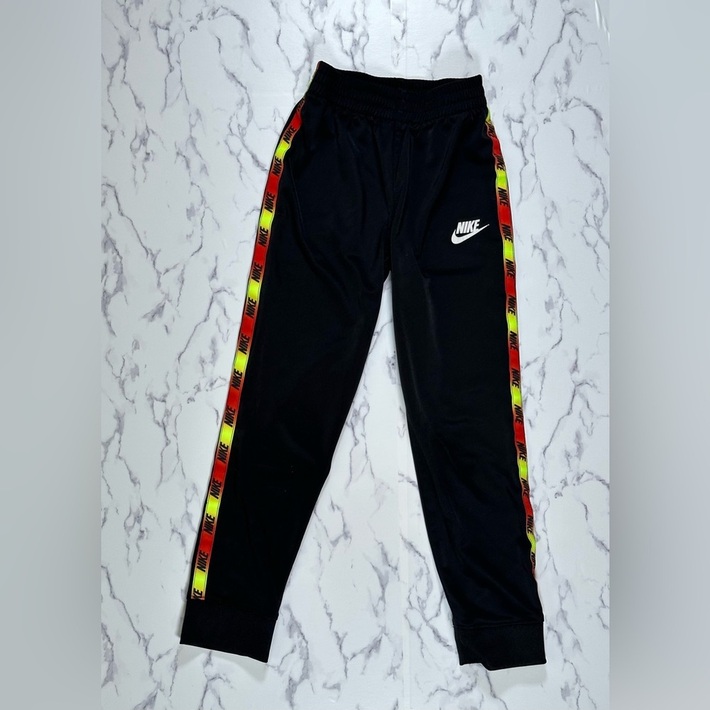 Pre-owned Kids Nike joggers Boys Size 7 Slim Fit